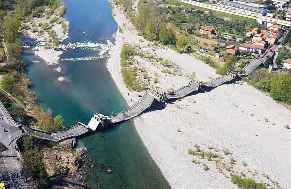 Caprigliola Bridge Collapse, Italy @aprilmarielee / PInterest.com