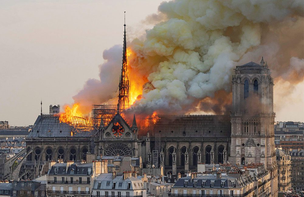 Notre-Dame de Paris Fire, France @mchaneylacharen / Pinterest.com