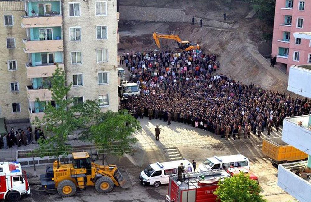 P'yŏngch'ŏn Apartment Block Collapse, North Korea @mbpinterest1456 / Pinterest.com