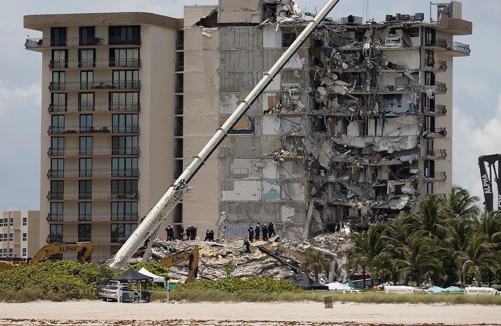 Surfside Condominium Collapse, Florida, USA @JOE RAEDLE / Gettyimages.com