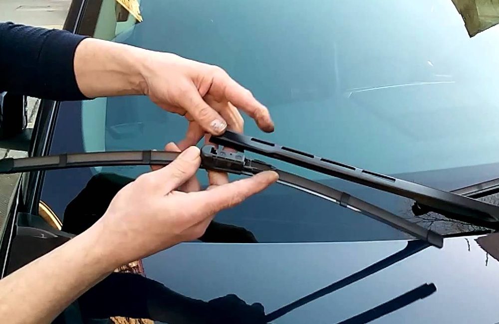 Replace Windshield Wipers @kieranjw6 / Pinterest.com