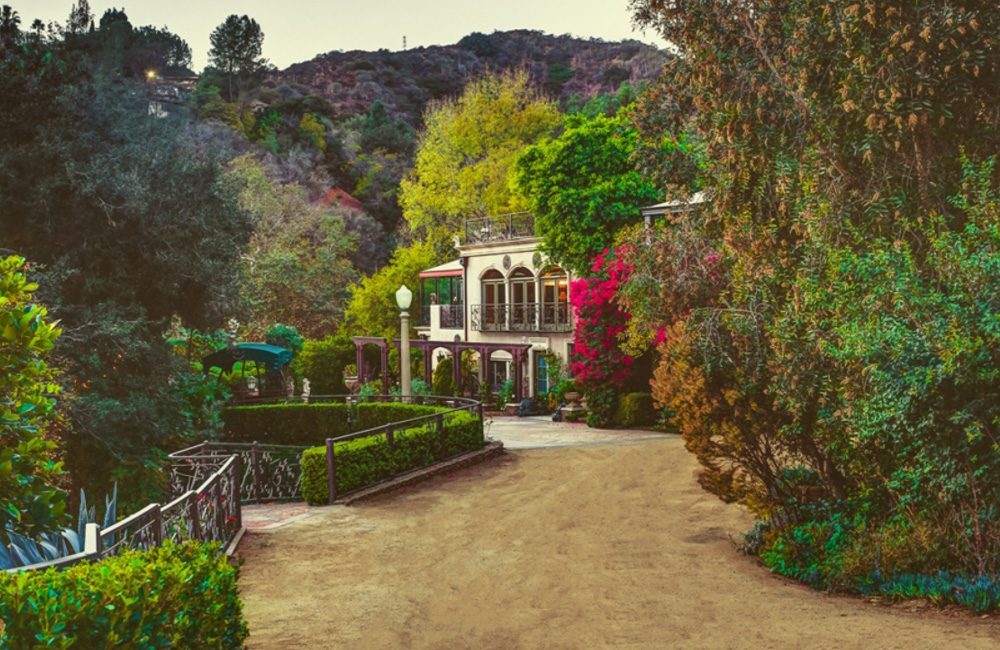 Harry Houdini's L.A. mansion @TravelLeisure / Pinterest.com