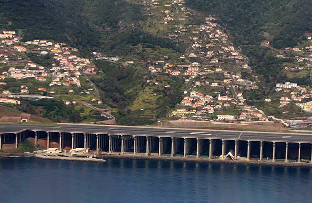 Cristiano Ronaldo Airport - Madeira, Portugal @a0919191222 / Pinterest.com