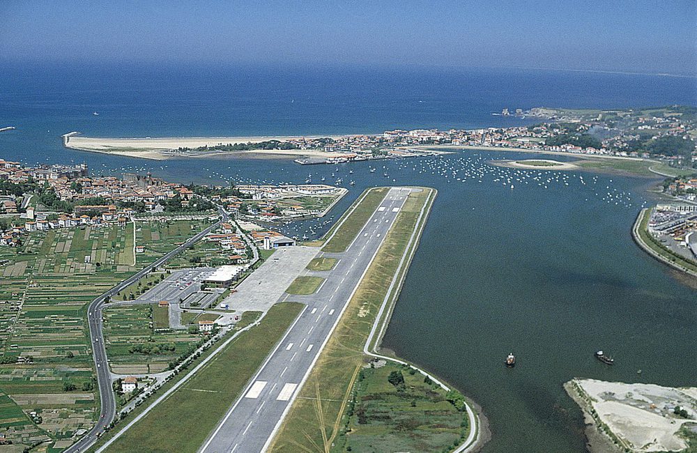 Hondarribia Airport - San Sebastián, Spain @escapadarural / Pinterest.com