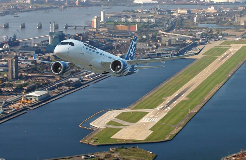 London City Airport - United Kingdom @kevelair / Pinterest.com