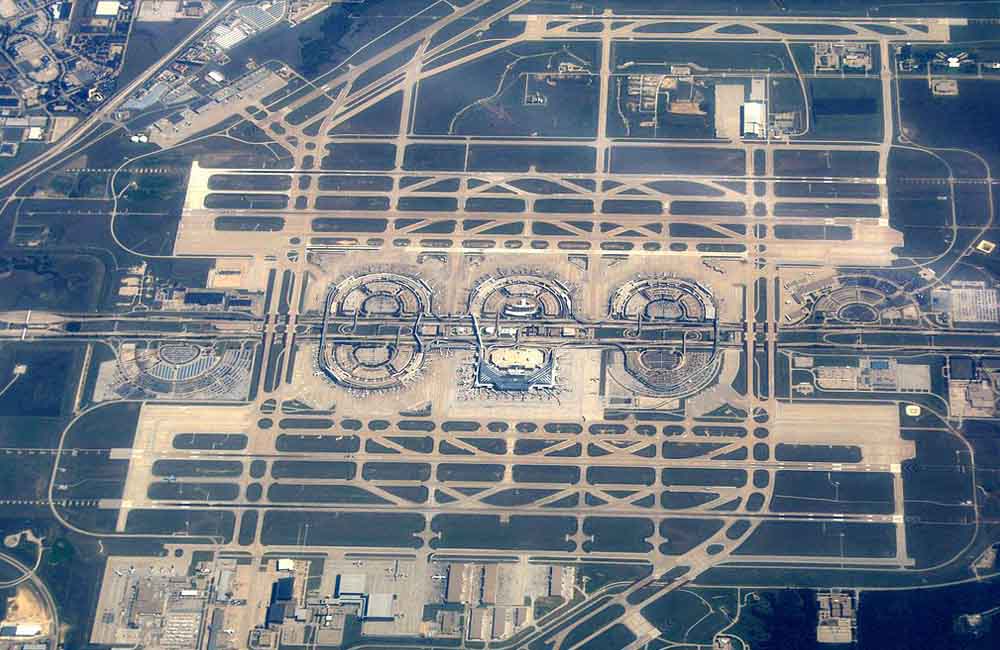 Dallas/Fort Worth International Airport, Texas, USA ©Todd MacDonald / Wikimedia.org