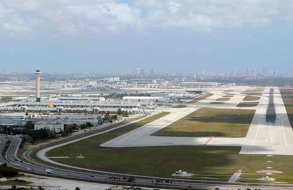 Miami International Airport, Florida, USA @bingteam / Pinterest.com