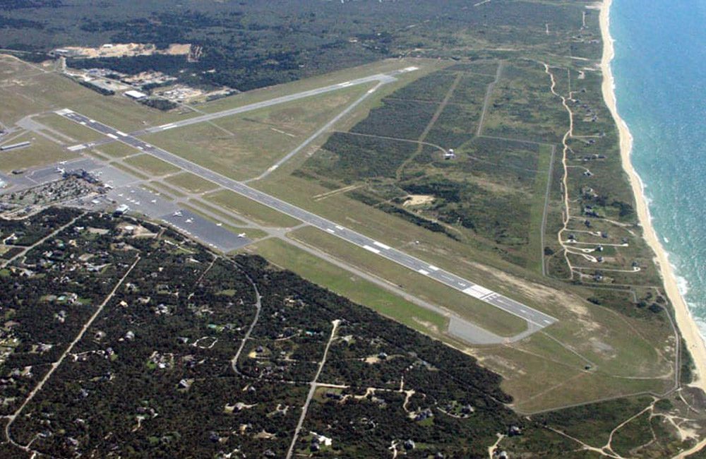 Nantucket Memorial Airport - Massachusetts, USA @dorojones / Pinterest.com