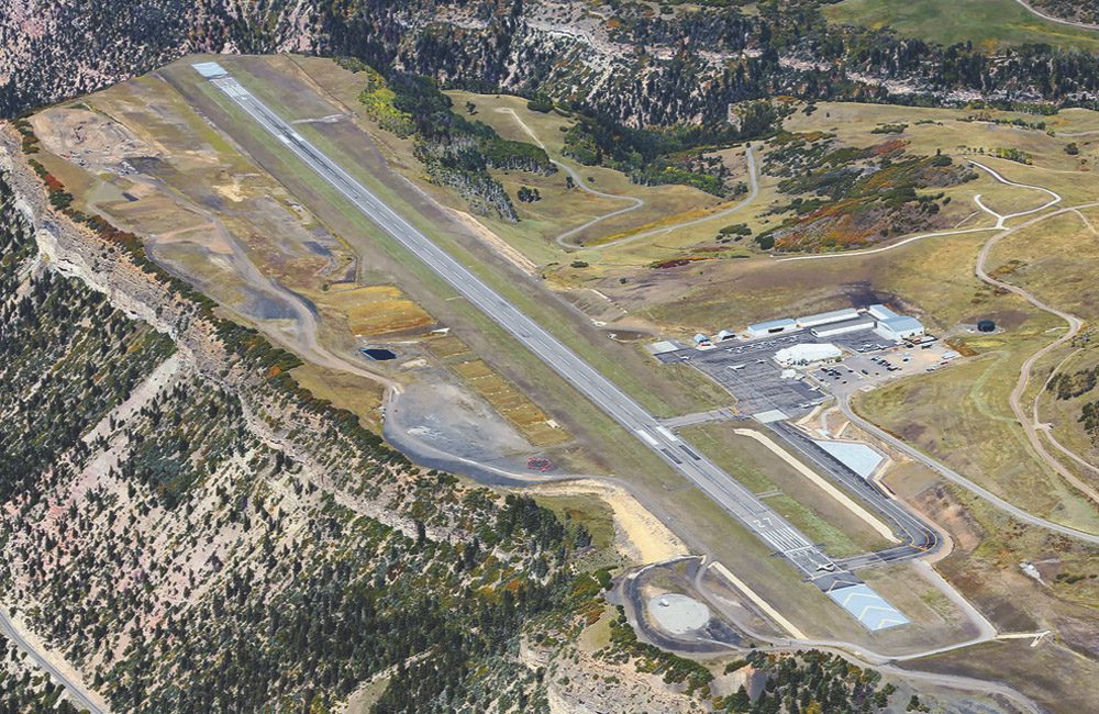 Telluride Regional Airport - Colorado, USA @fritsvanhout / PInterest.com