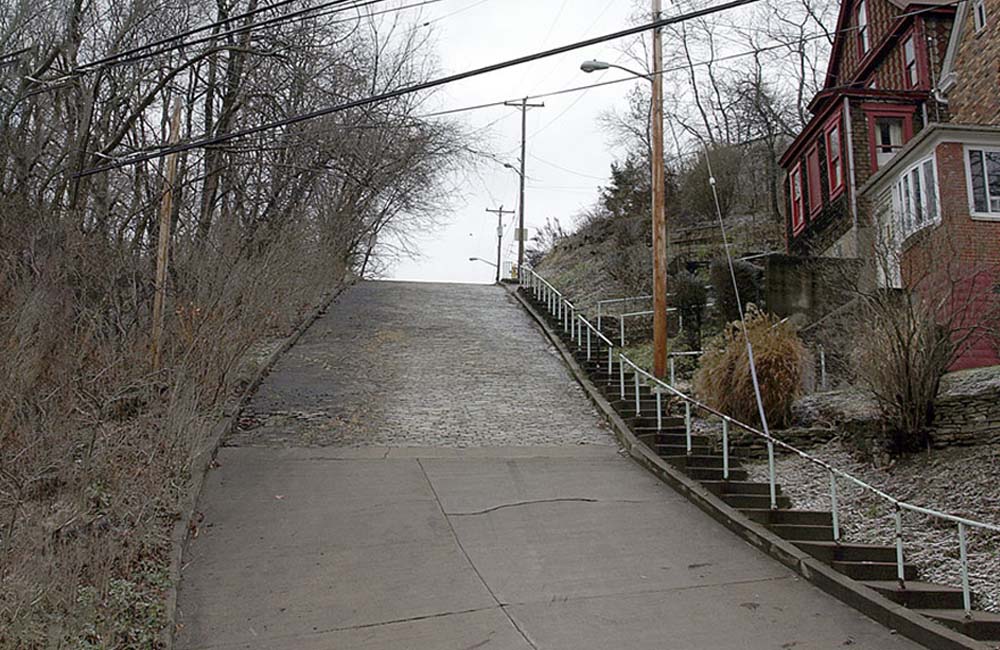 Canton Avenue, Pennsylvania, USA @atlasobscura / Pinterest.com