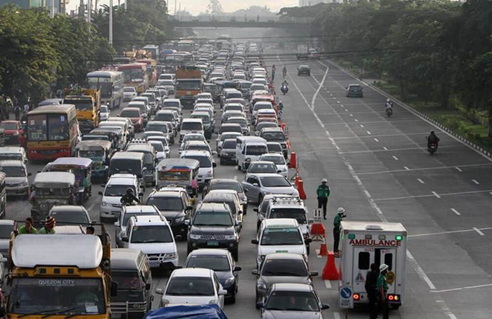 Commonwealth Avenue, Philippines @marcosnevesmont / Pinterest.com