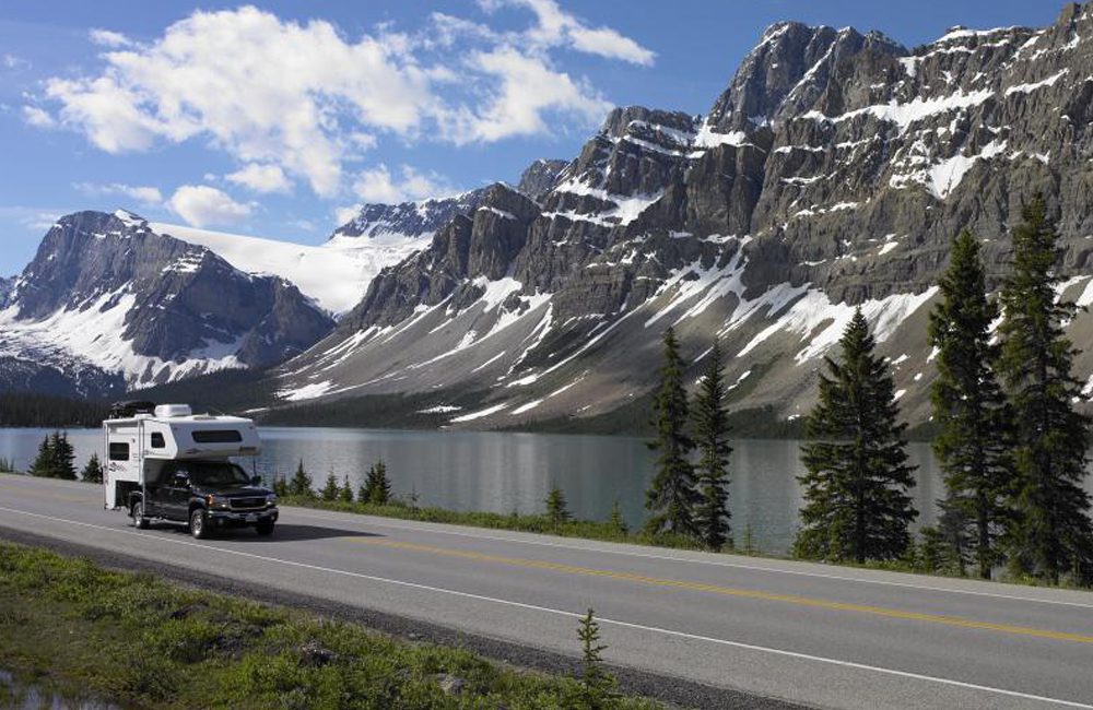 Icefields Parkway, Alberta, Canada @rosalieallen / Pinterest.com