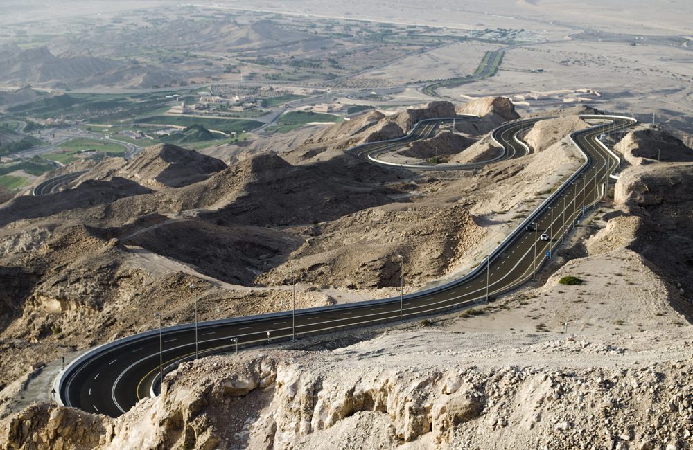 Jebel Hafeet Mountain Road, Abu Dhabi @candihos / Pinterest.com