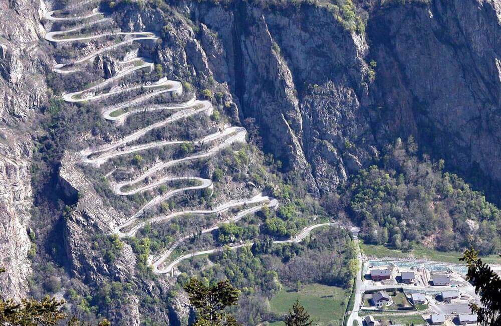 Lacets de Montvernier, France @javarevalo / Pinterest.com