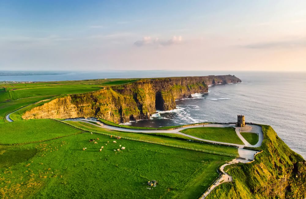 Wild Atlantic Way, Ireland ©MNStudio / Shutterstock.com