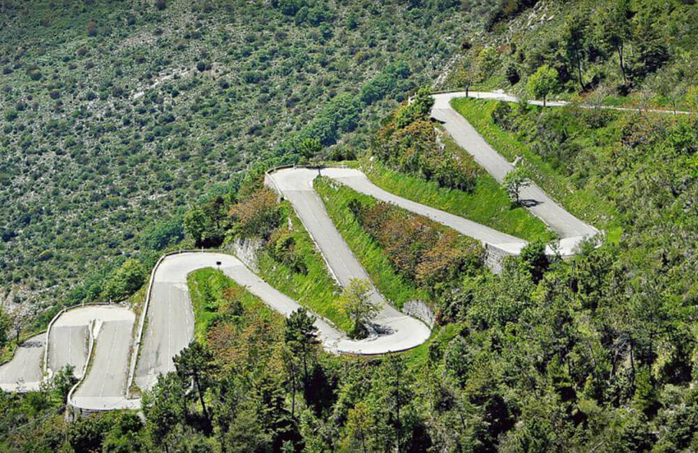 Col de Turini, France @roadtrooper / Pinterest.com