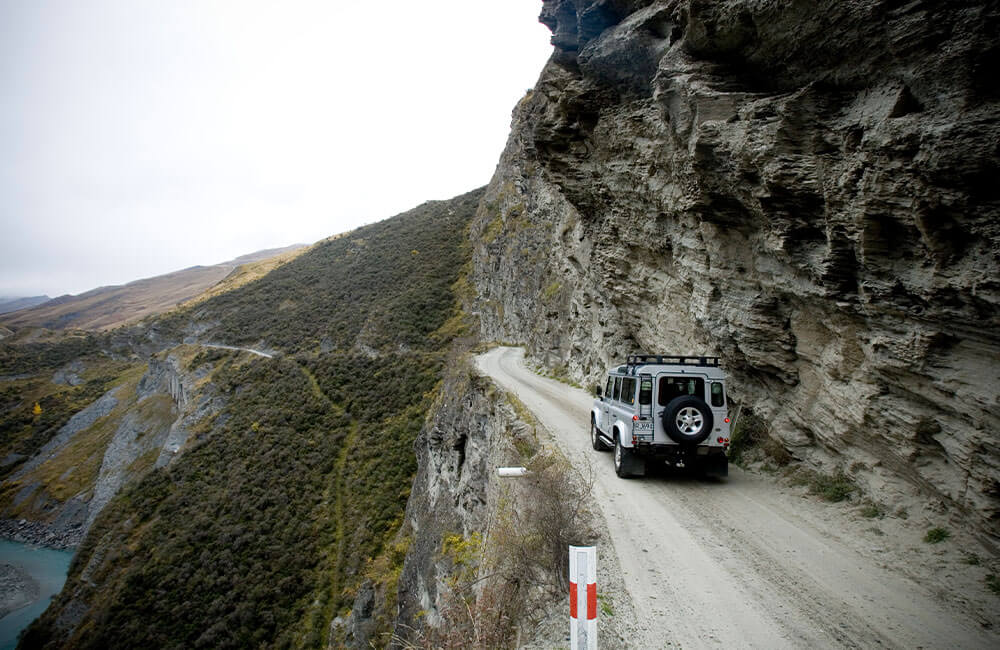 Skippers Canyon Road, New Zealand @Amazing roads picdump / imgur.com