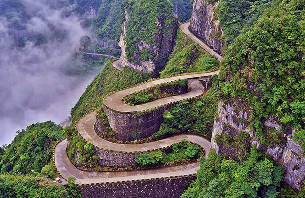 Tianmen Mountain Road, China @dangerousroads.org / Pinterest.com