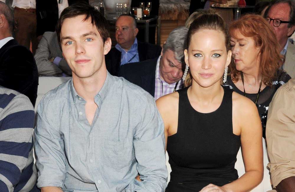 Jennifer Lawrence & Nicholas Hoult @ilovehoitytoity / Facebook.com