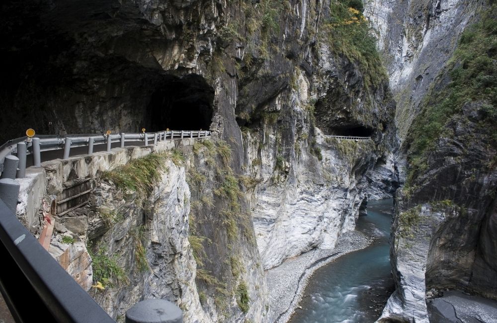 Taroko Gorge Road, Taiwan ©Chris Rawlins / Shutterstock.com